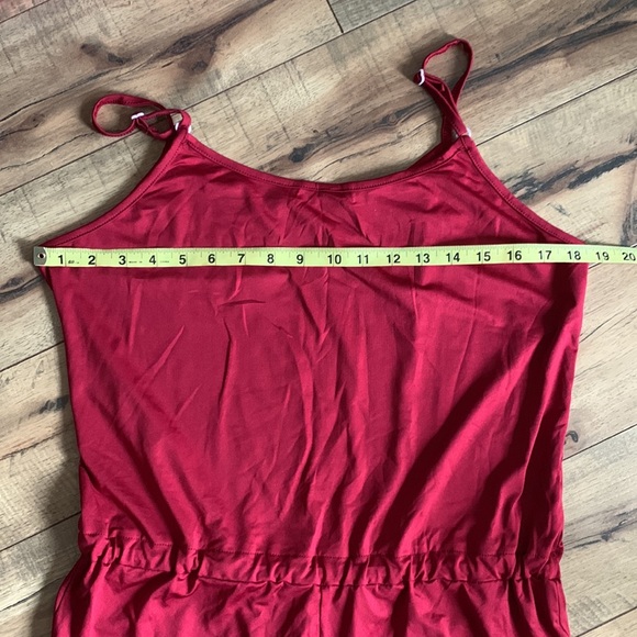 Red tank jumpsuit NWOT fits like a large/XL - Picture 13 of 15